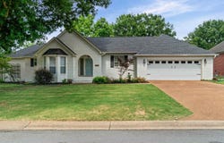 604 Pin Oak Dr, Searcy, AR 72143
