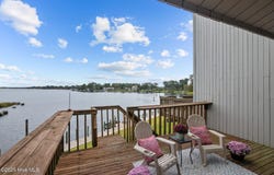 24 Batts Hill Road, New Bern, NC 28562