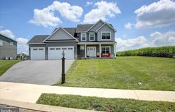 1014 DIVINITY DRIVE, GREENCASTLE, PA 17225