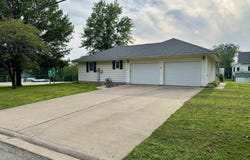 813 S 8th Street, Chariton, IA 50049