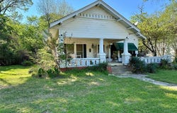 214 N Texas Street, Pittsburg, TX 75686