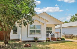 1804 Hill ST, Bastrop, TX 78602