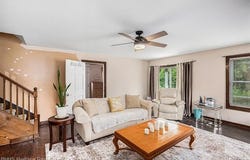 2154 W Maple Avenue, Flint, MI 48507