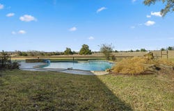 2346 Bruno RD, Schulenburg, TX 78956