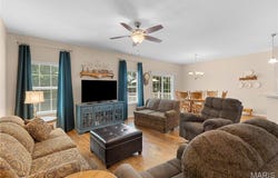 120 Ellington Oaks Drive, St Peters, MO 63376