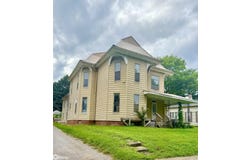 321 N C Street, Oskaloosa, IA 52577