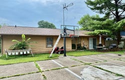 1009 S Buckingham Road, Yorktown, IN 47396