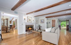 22101 Mulholland Drive, Woodland Hills, CA 91364
