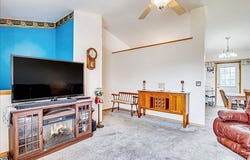 389 E Riley Ave, Haysville, KS 67060