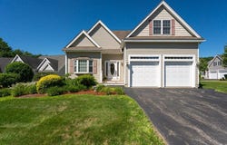 1 Thoreau Ln, Tyngsborough, MA 01879