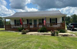 1850 Upper Dry Fork Rd, McKee, KY 40447