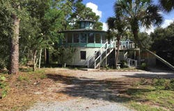 3056 Bay St, Gulf Breeze, FL 32563
