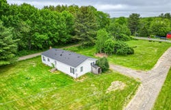 11 Misery Lane, Pittston, ME 04345
