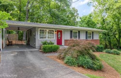 104 E Irving Lane, Oak Ridge, TN 37830