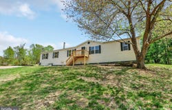 2777 MAPLE LANE, SPRING GROVE, PA 17362