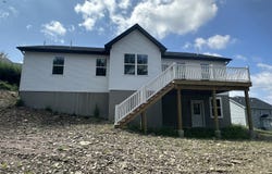 708 Pin Oak Place, Moscow, PA 18444
