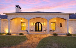 125 Carriage Ct, Bastrop, TX 78602