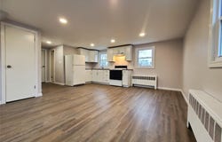 273 S 16th St, Lindenhurst, NY 11757