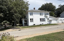 601 E Washington Street, Bloomington, IL 61701