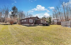 1295 Becks Crossing Road, Madison Township, PA 18444