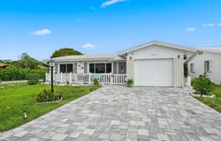 2305 SW 21st Terrace, Boynton Beach, FL 33426