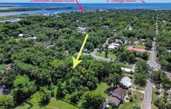 254 8th St, Apalachicola, FL 32320