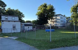 8 1/2 Noyes Street, Utica, NY 13502