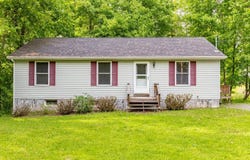 14 Carter Lane, Brewer, ME 04412