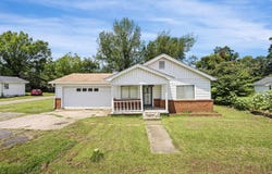 610 S Knoxville Avenue, Russellville, AR 72801