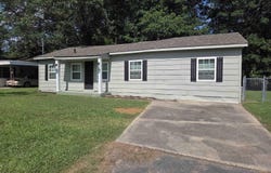 1012 N Lowe St, Stuttgart, AR 72160
