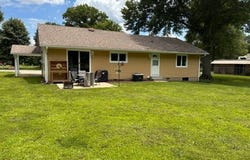 706 Oak Drive, Oblong, IL 62449