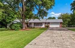 826 Meadowbrook Drive, King, NC 27021