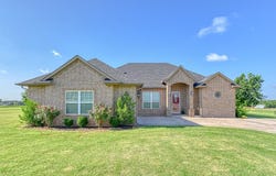 1352 Songbird Lane, Blanchard, OK 73010