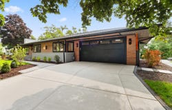 1600 Evergreen Ln, Lake Geneva, WI 53147