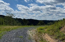 N Elk River Road, Clendenin, WV 25045