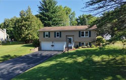 13 Cheyenne Crescent, Whitestown, NY 13492