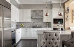2000 Royal Court, North Hills, NY 11040