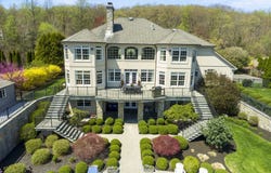 22 Nature Lane, Shelton, CT 06484