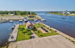 103 W Lakeshore, Manistique, MI 49854