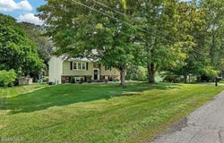 5 Circle Drive, Schodack, NY 12033