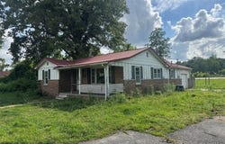 340 S Kitchen Street, Dexter, MO 63841