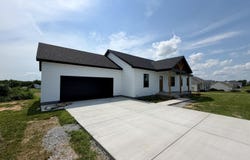 377 McMurtry Ln, Springfield, KY 40069