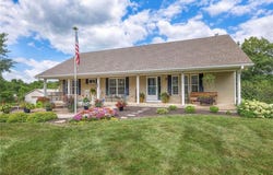 23708 S Southcrest Drive, Peculiar, MO 64078