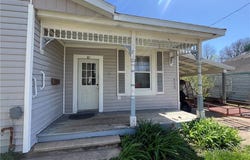310 Vanburen Street, Versailles, MO 65084