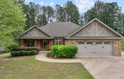 208 Southern Hills Drive, Wetumpka, AL 36093