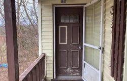1647 Iselin Rd, Conemaugh/Young Twps - IND, PA 15681