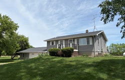 653 7th Street, Plainwell, MI 49080