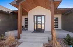 7317 E Gray Eagle Cir, Sioux Falls, SD 57110