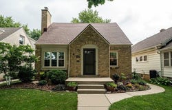 2416 S 79th St, West Allis, WI 53219