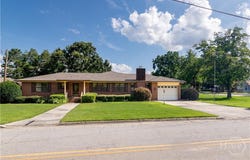 401 E Smith Street, Claxton, GA 30417